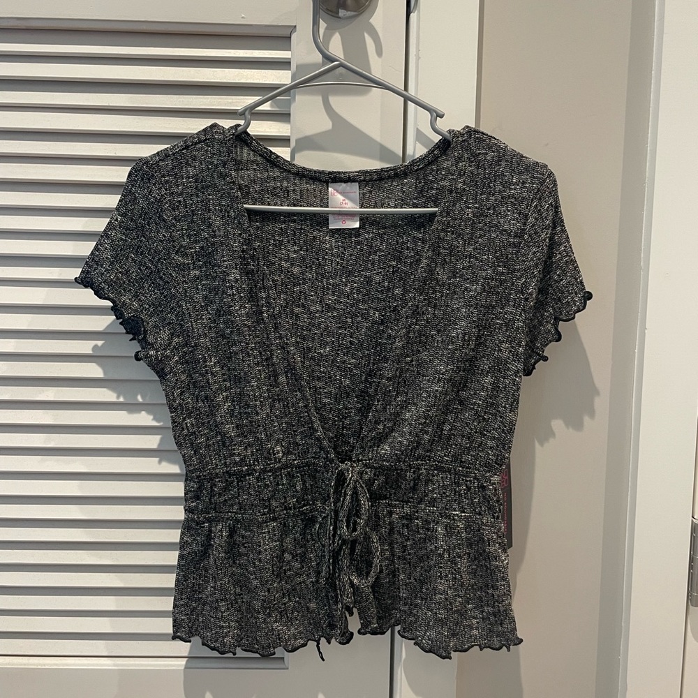 Tie-Front Stretchy Ruffle-Hem Shirt/Sweater, Gray, size M - No Boundaries